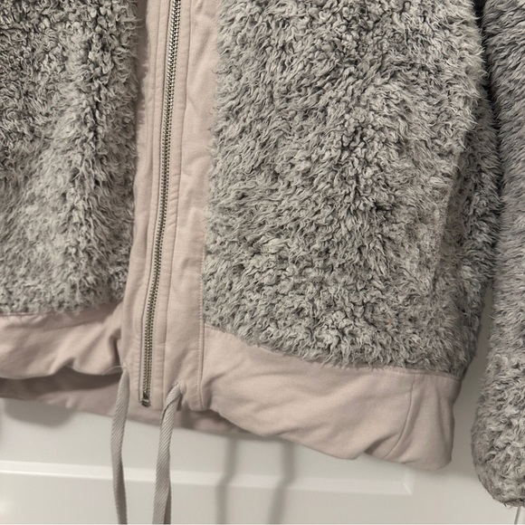 Lululemon Warmth Restore Sherpa Full Zip Jacket Hoodie Reversible Size Small - Picture 7 of 16